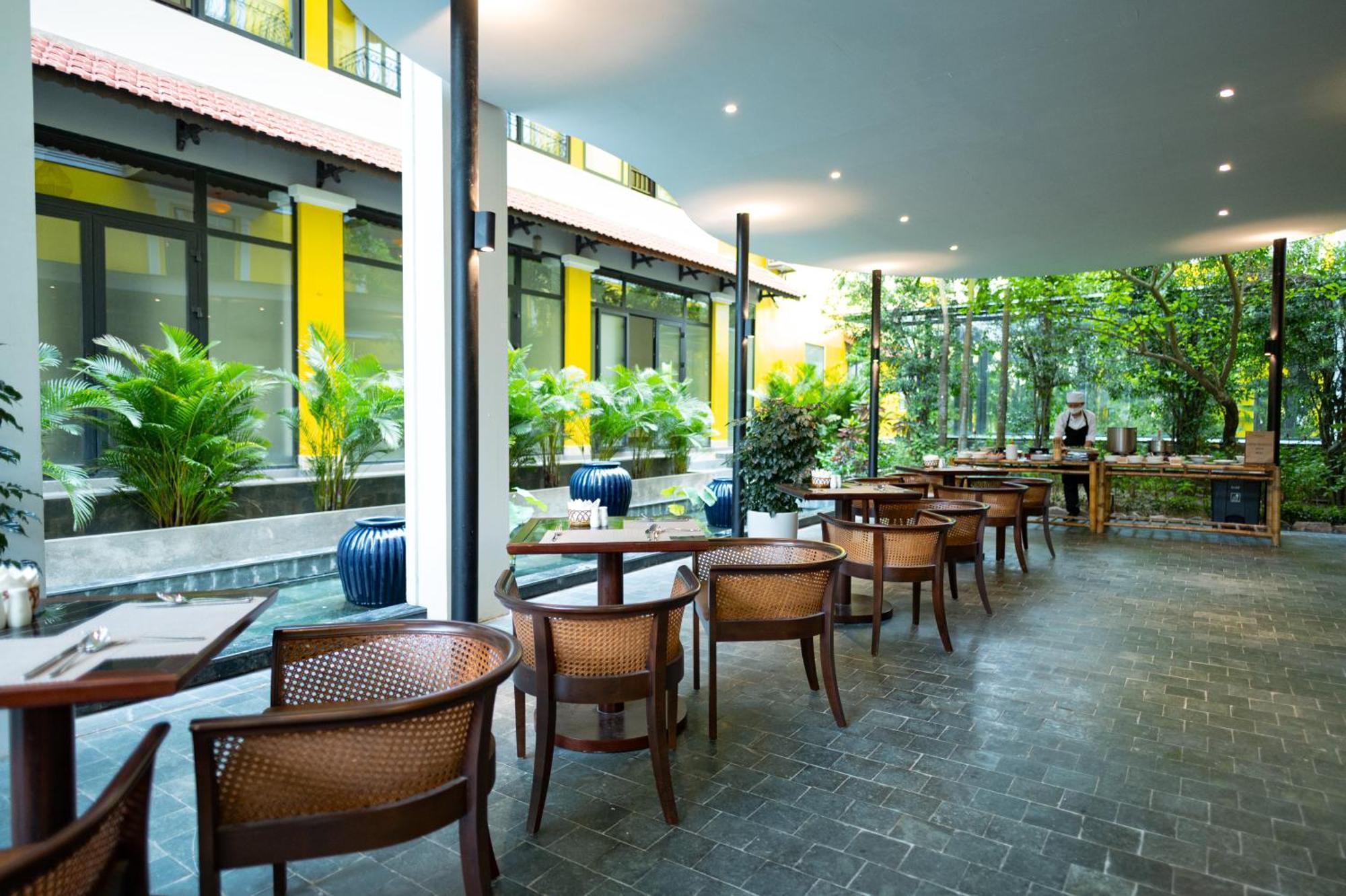 Bel Marina Hoi An Resort Esterno foto The interior of the restaurant